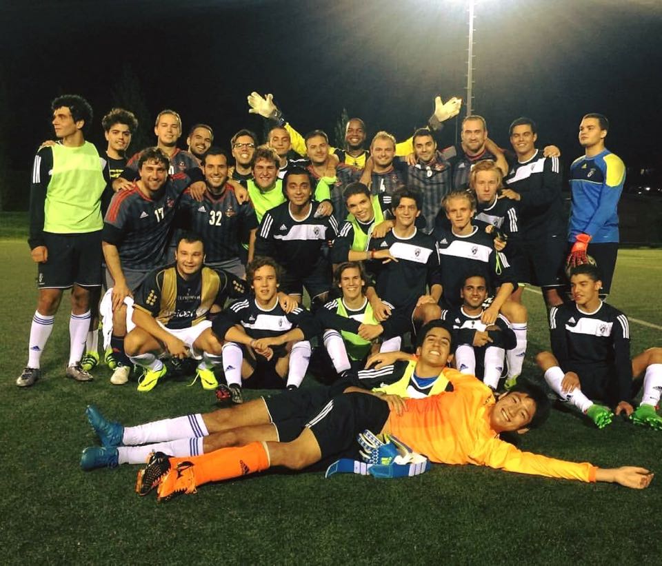 FOOTBALL: SENIORS VS ANCIENS